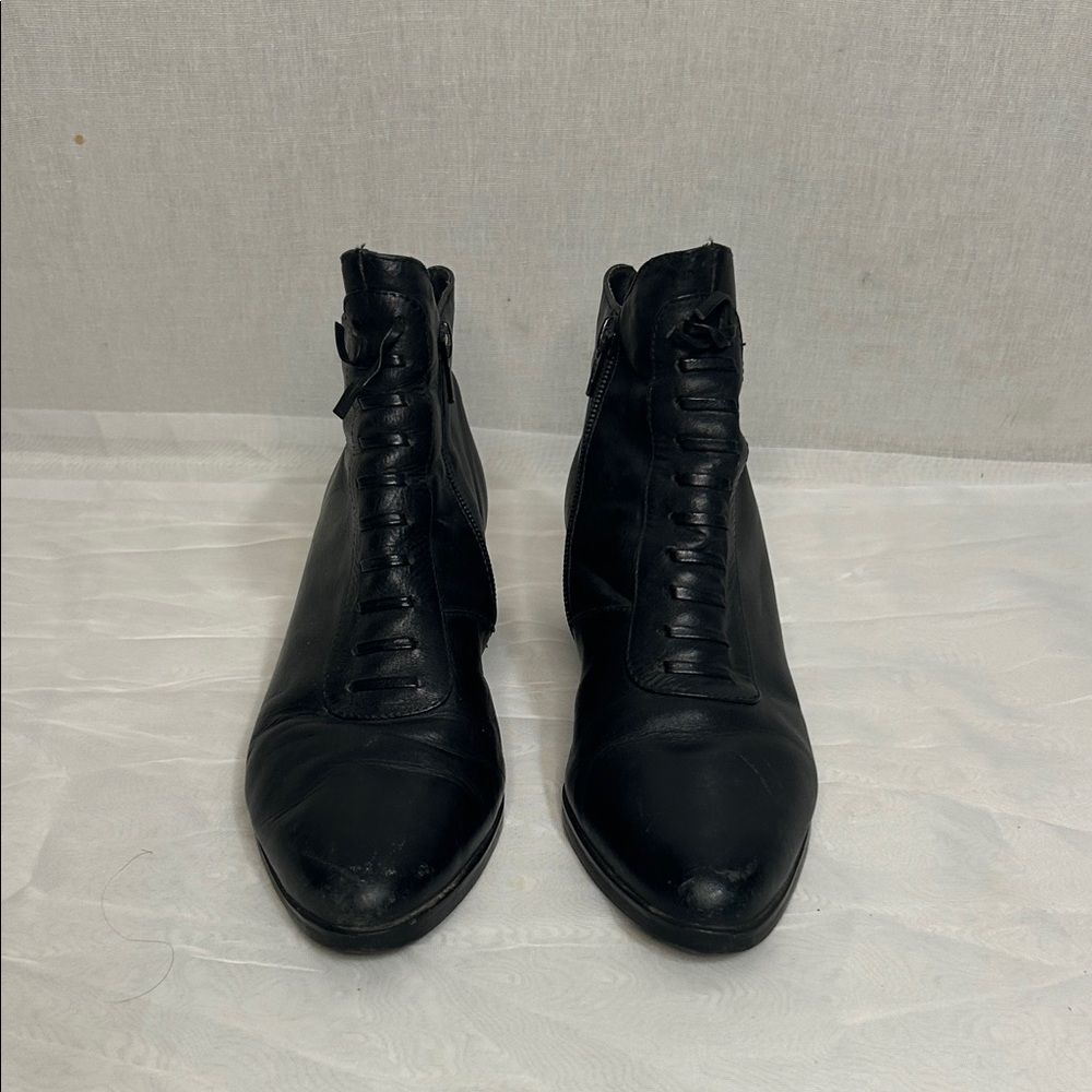 Spectra Black Leather Heeled Boots for Women